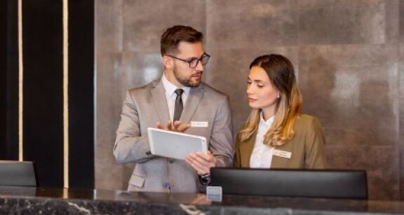 3 établissements sur 4 de l’hôtellerie-restauration utilisent l’IA