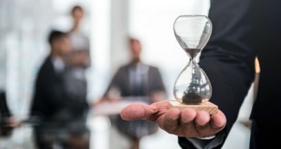 Agrément d’une cession de parts sociales de SARL : les associés ont 3 mois pour statuer