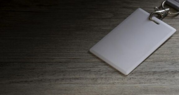 Privé d’activité et d’accès à l’entreprise, le salarié est licencié verbalement…