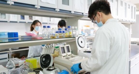 Découverte pharmaceutique : la Chine double les États-Unis