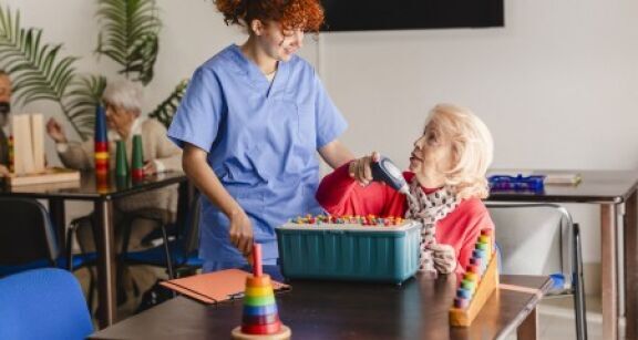 Médico-social : accueil de jour en Ehpad et petites unités de vie