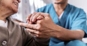 Médico-social : missions des infirmiers coordonnateurs en Ehpad
