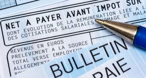 Les salariés français gagnent en moyenne 2 733 €