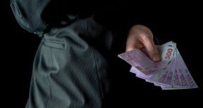 Des mesures à venir pour lutter contre les fraudes fiscales et sociales