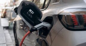 Prolonger les hybrides rechargeables : une fausse bonne idée, selon l’IMT