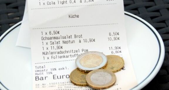 Pourboires : une pratique largement répandue chez les Français