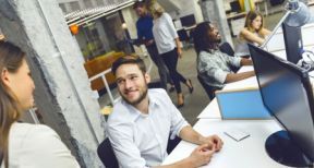 Faits religieux en entreprise : un guide pour tenter d’y voir clair