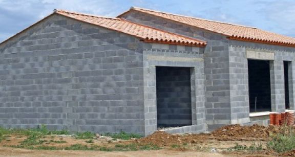 Gare à la construction par un agriculteur d’une maison sur le fonds loué !