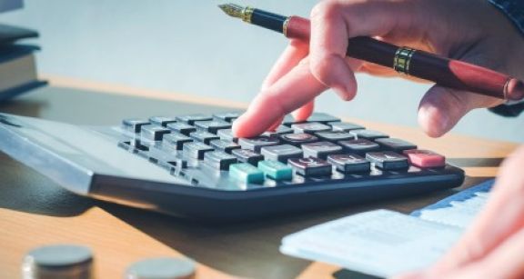 Cotisations sociales des exploitants agricoles : assiette triennale ou annuelle ?