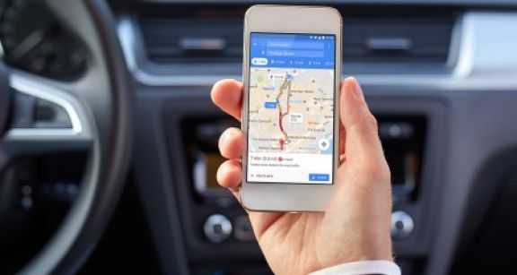 Google Maps s’intéresse aux places de stationnement parisiennes