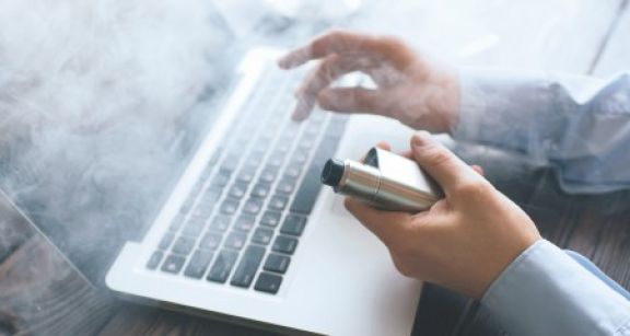 Vapotage au travail : les règles vont bientôt changer !