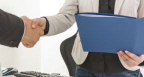 Comment demander le remboursement du salaire versé à un défenseur syndical ?