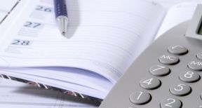 Employeurs d’au moins 50 salariés : quand régler les cotisations sociales salariales ?