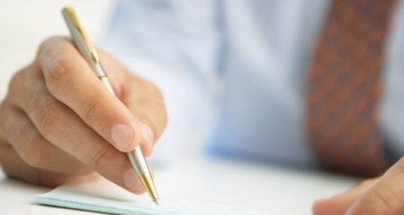 Impôt sur la fortune immobilière : la réduction d’impôt pour les dons est maintenue