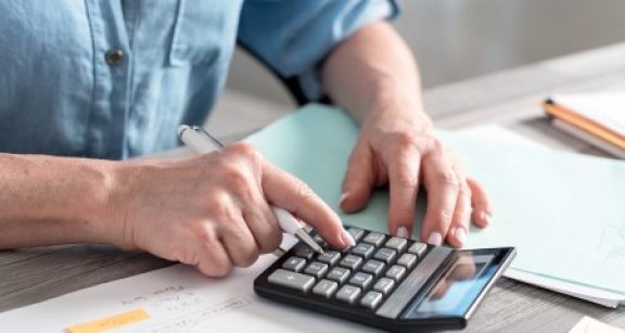 Cotisations des non-salariés basées sur le revenu estimé : pas de sanctions en 2019