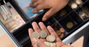 Le retrait d’espèces chez les commerçants est limité