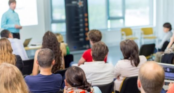 Franchise : le droit de créer et de participer à une association de défense des membres du réseau