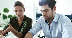 Conjoint travaillant dans l’entreprise : il faut le déclarer !