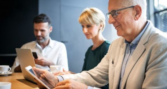 Départ en retraite du dirigeant : conditions pour bénéficier de l’abattement fiscal