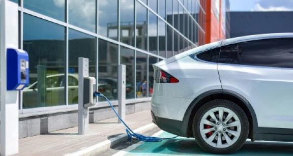 Mise à disposition d’un véhicule électrique : quel avantage en nature ?