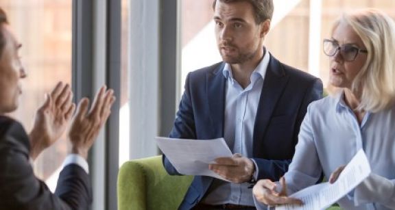 Retrait d’un associé d’une SCP : a-t-il droit aux bénéfices ?