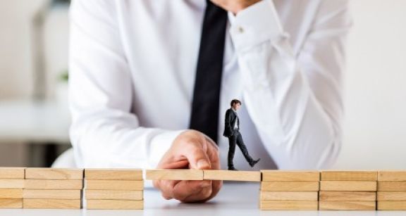 Crise systémique : une assurance pour couvrir les pertes d’exploitation des entreprises ?