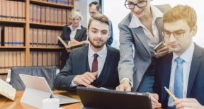 Qui peut être associé d’une société d’exercice libéral ?