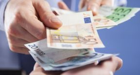 Les prêts de sommes d’argent de plus de 5 000 € doivent être déclarés au fisc