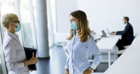 Un port du masque renforcé dans les entreprises touchées par le couvre-feu