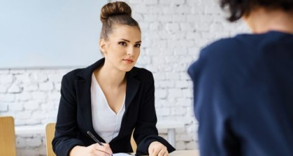 Emplois francs : une aide revalorisée pour favoriser l’embauche des jeunes