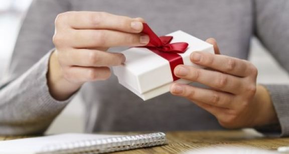 Quid des cadeaux et bons d’achats offerts à vos salariés ?