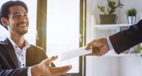 Cadeaux et bons d’achat : 171 € par salarié en 2021