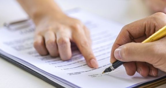 CDD de remplacement : des mentions à ne pas oublier !