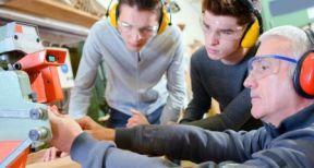 Contrats en alternance : les aides exceptionnelles reconduites pour un mois