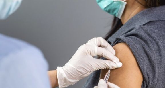 La vaccination des salariés contre le Covid-19 en trois questions