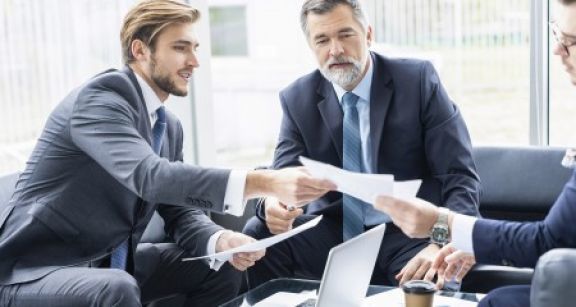 Cession de parts sociales de SARL : notification impérative aux associés et à la société !