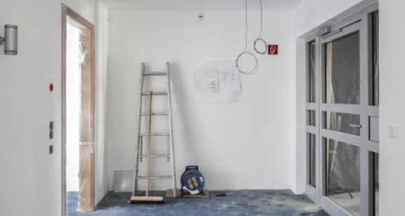 Vice de construction apparu en cours de bail : le bailleur doit en être informé !