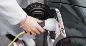 Voiture de fonction : faut-il passer à l’électrique ?