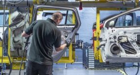 La filière automobile pourrait perdre 15 à 30 % de ses effectifs de production