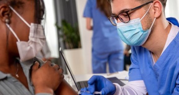 Le développement des infirmiers en pratique avancée encouragé par l’IGAS et le ministère de la Santé