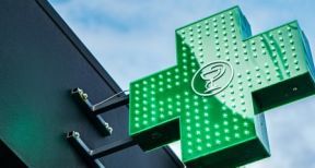 Les services pharmaceutiques progressent aussi à l’étranger