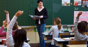 Enseignement : un référentiel de branche pour évaluer la pénibilité