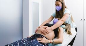 Sages-femmes : un Livre Blanc « Et si on parlait d’elles ? »