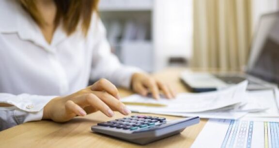 Une hausse du Smic et du minimum garanti au 1 mai