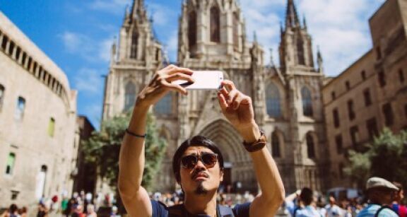 L’activité touristique poursuit son redressement