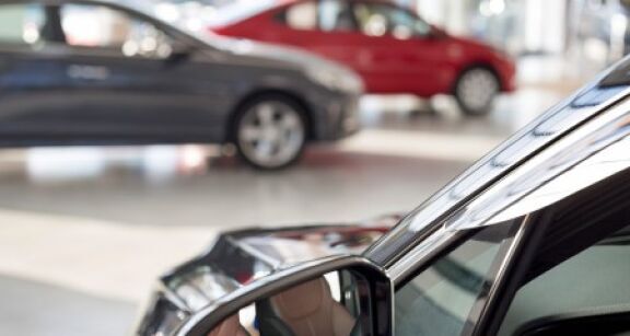 Automobile : les ventes continuent de baisser