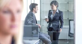 Dénigrement de l’employeur : une cause réelle et sérieuse de licenciement ?