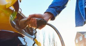 Aide à l’achat : seuls les véhicules électriques assemblés aux États-Unis en bénéficieront