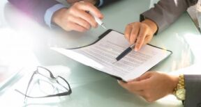 Avocats : clauses abusives dans une convention d’honoraires