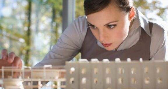 Architectes : de plus en plus de femmes et des revenus qui stagnent